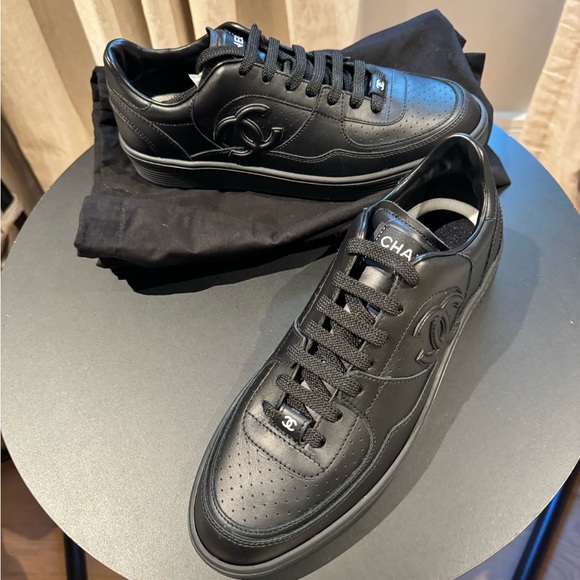 NEW Chanel Sneakers size 42! - Picture 3 of 5